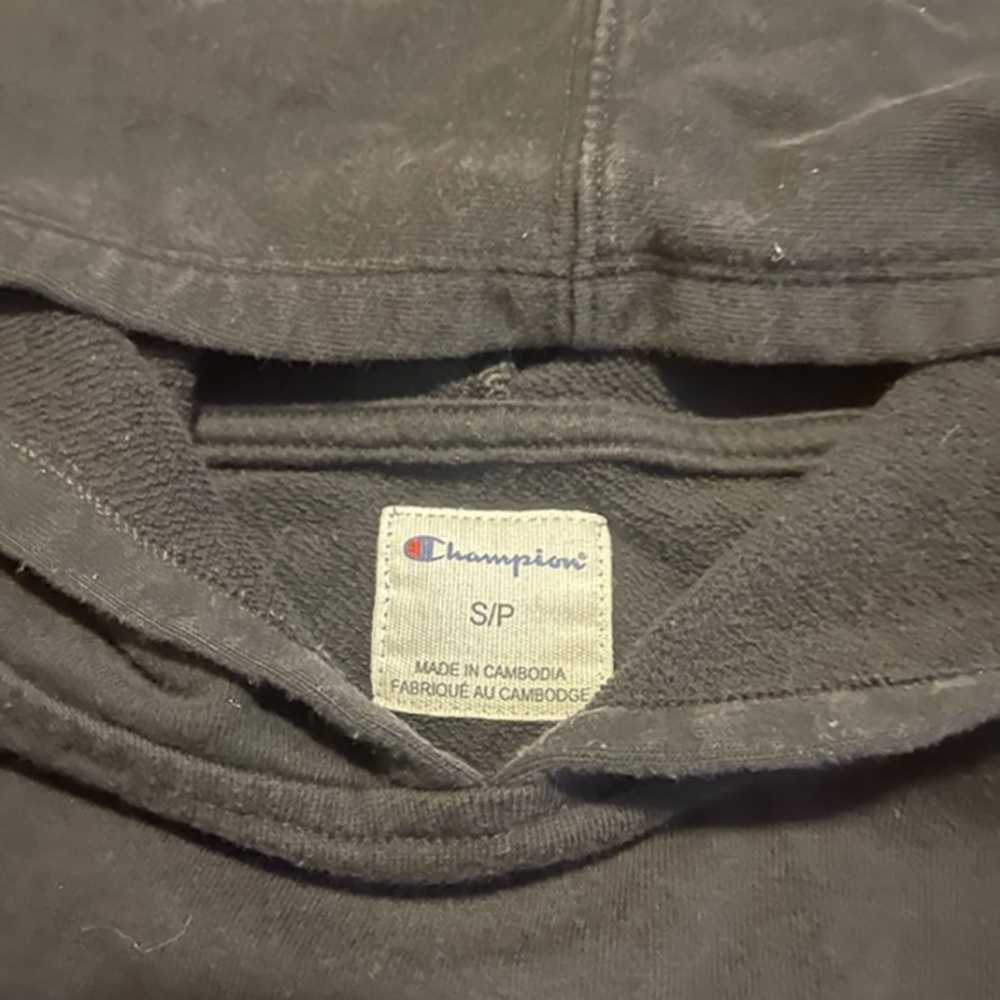Champion Black Pullover Sweater with Iconic Logo - Picture 3 of 5
